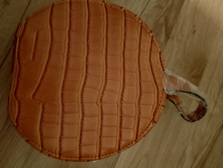 Nowa okrągła torebka cross body z motywem skóry aligatora