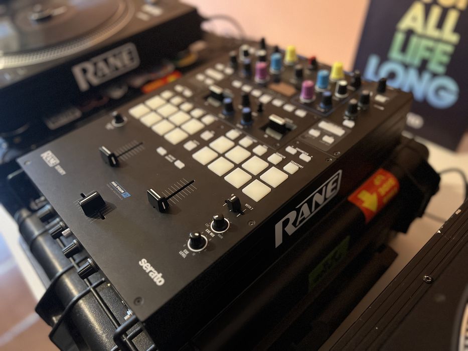 Mesa Mistura DJ Rane Seventy 70