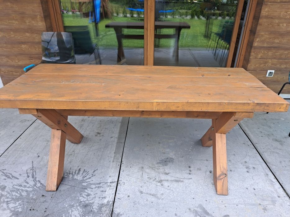 Stół z litego drzewa