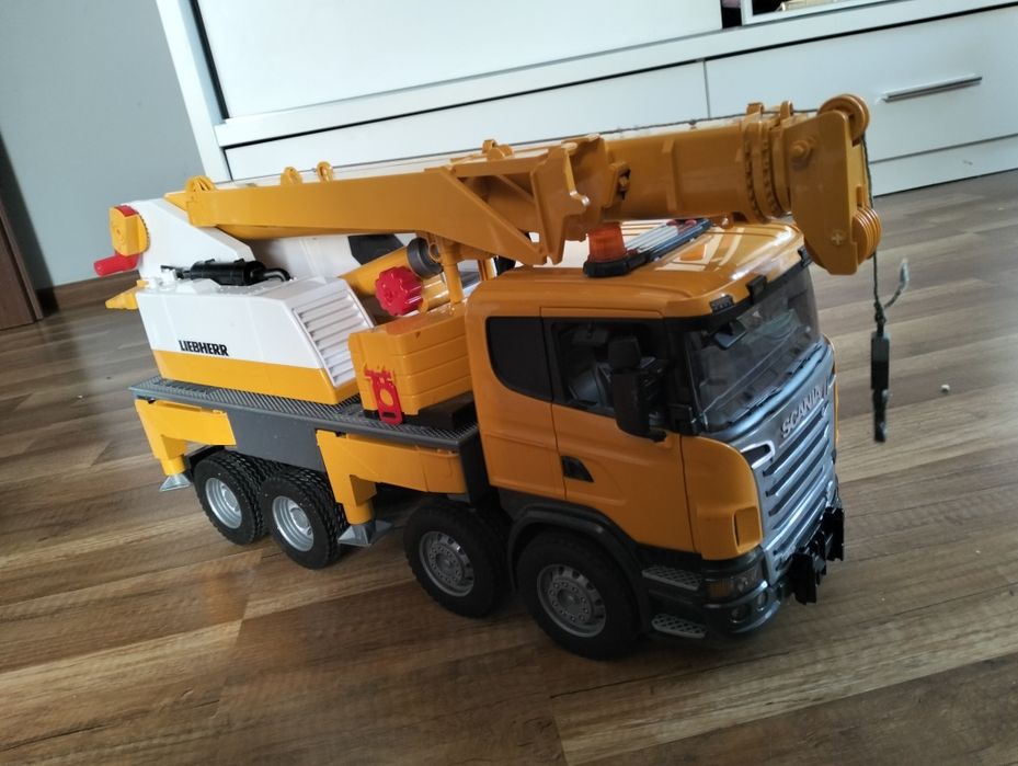 Dźwig Scania bruder