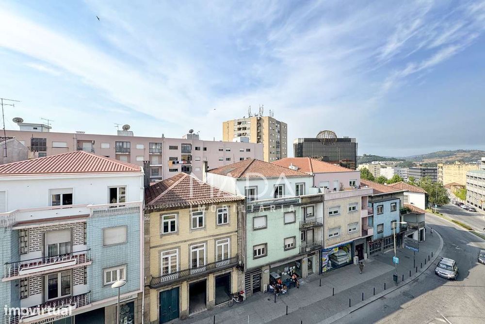 Apartamento T2+1 (último piso) c/sótão no centro histórico de Braga