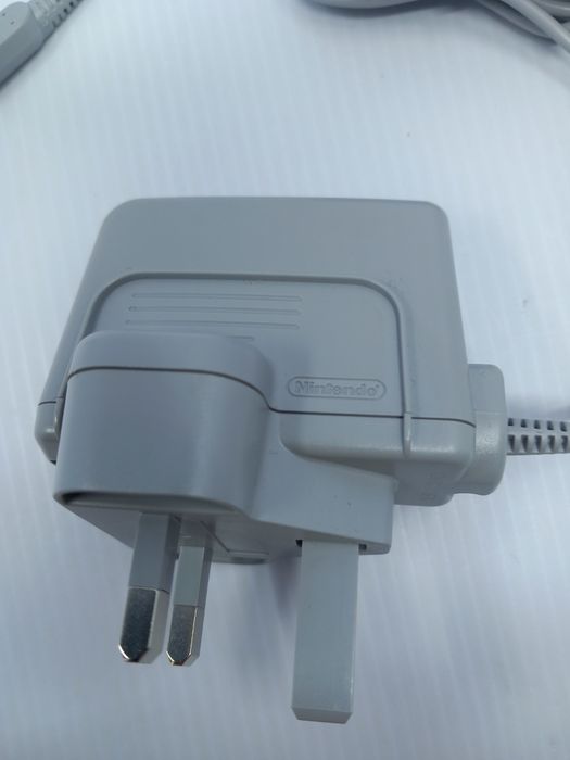 Oryginalna ładowarka Nintendo 3ds