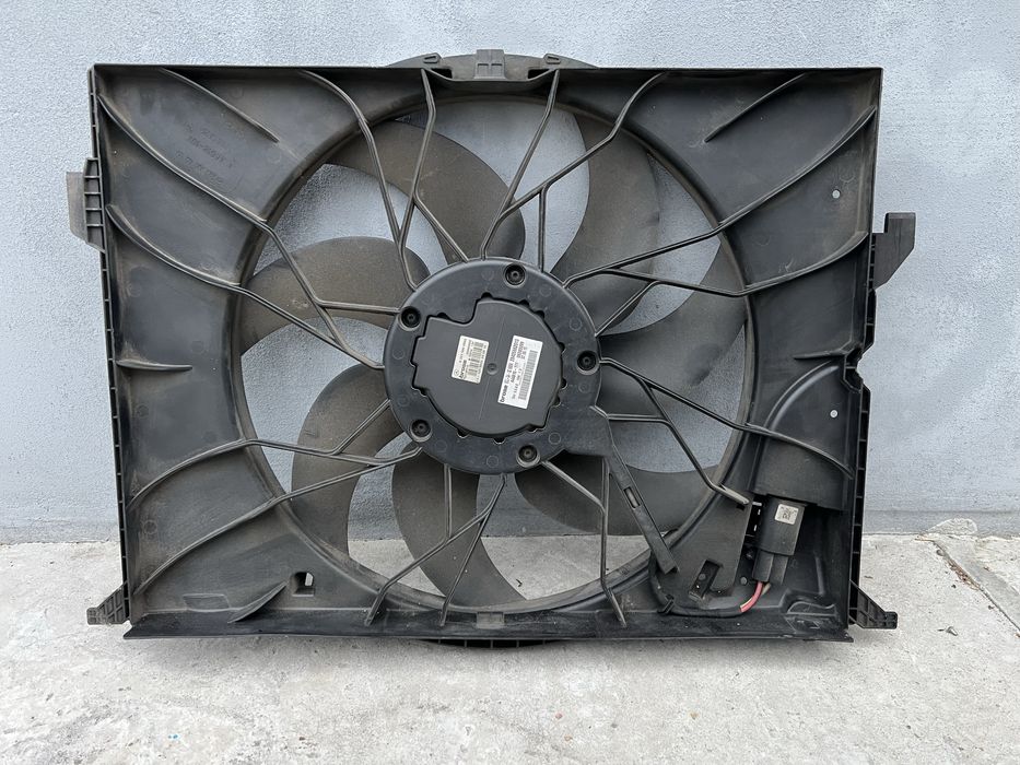 Диффузор радіатора охолодження в зборі для Mercedes, 2215000993. Сто