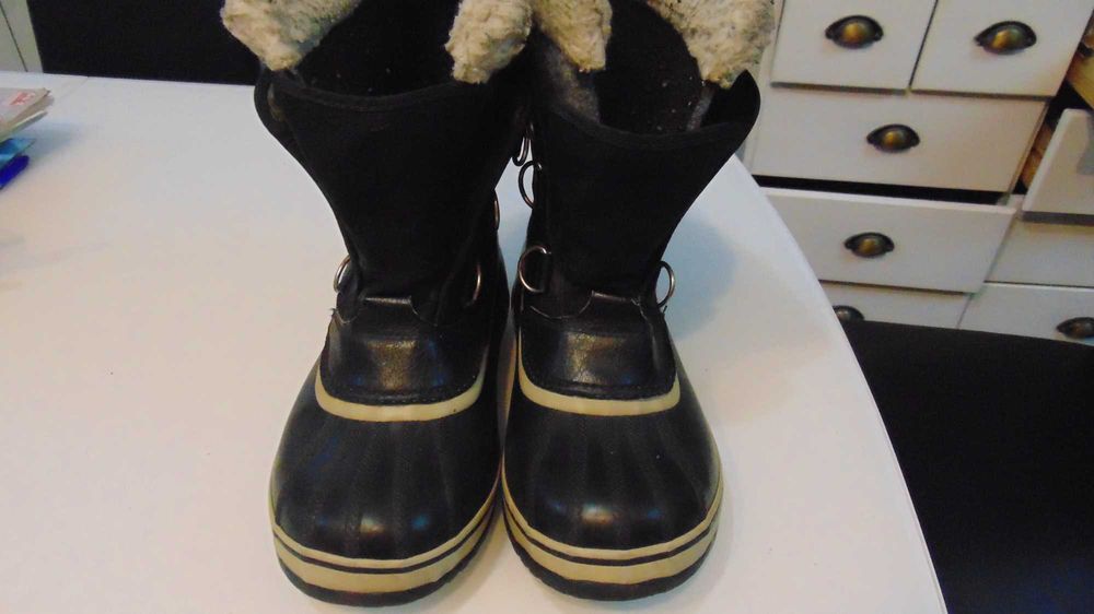 sorel waterproof uk4,5 eur 37,5 HIT