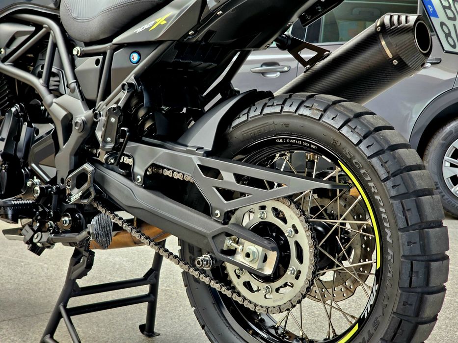 Benelli TRK 702 X Full Extras 
Ano 2025 
6.800 km 
Garantia 2028