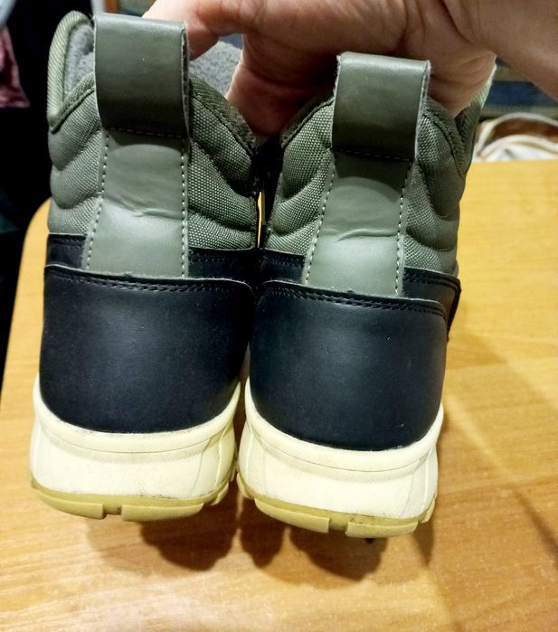 Трекінгові черевики Reserved