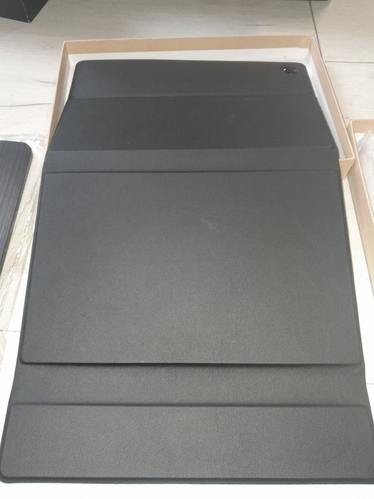 Etui czarne z klawiaturą bluetooth do lenovo m10 plus 3gen 10,6 qwerty