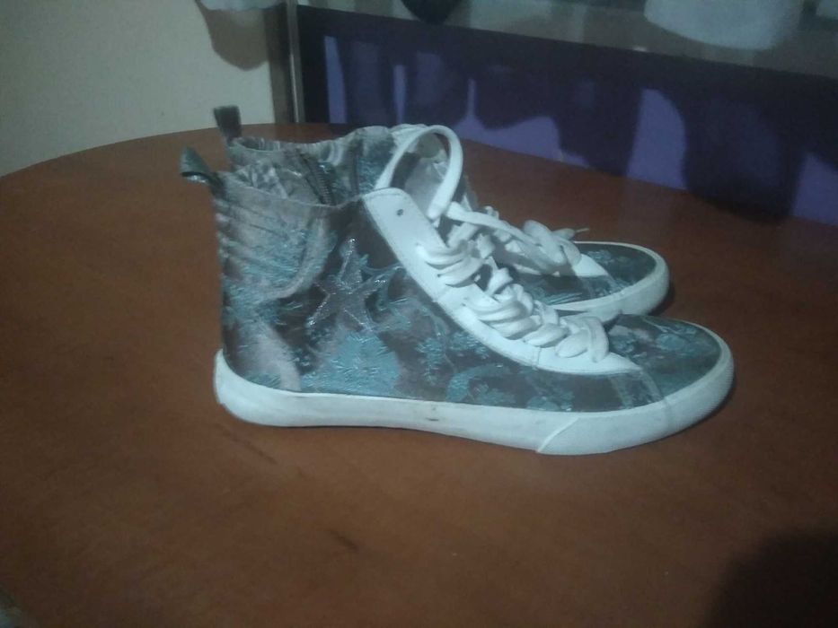 Sprzedam nowe buty r.40