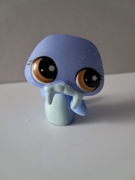 Littlest pet shop lps