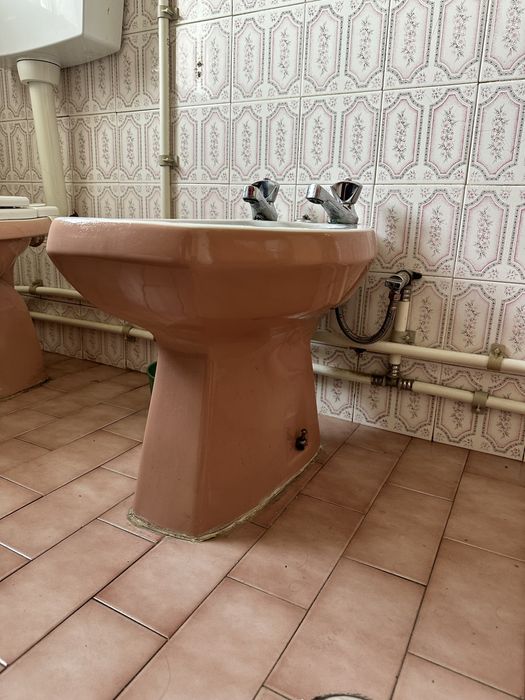 Louças de casa de banho - em bom estado