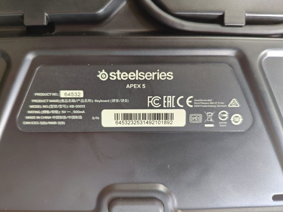Steelseries APEX 5 klawiatura z podstawką