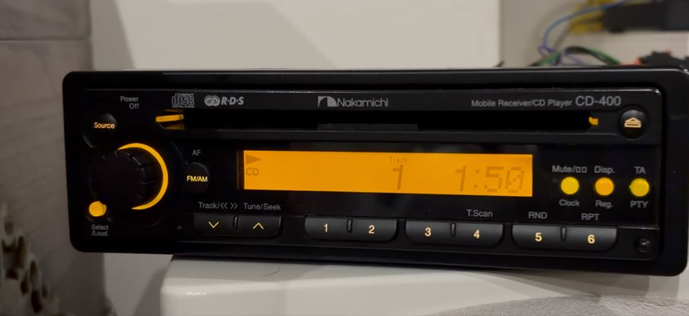 Nakamichi CD-400 – High-End Car Audio – Caixa + Comando – 300€