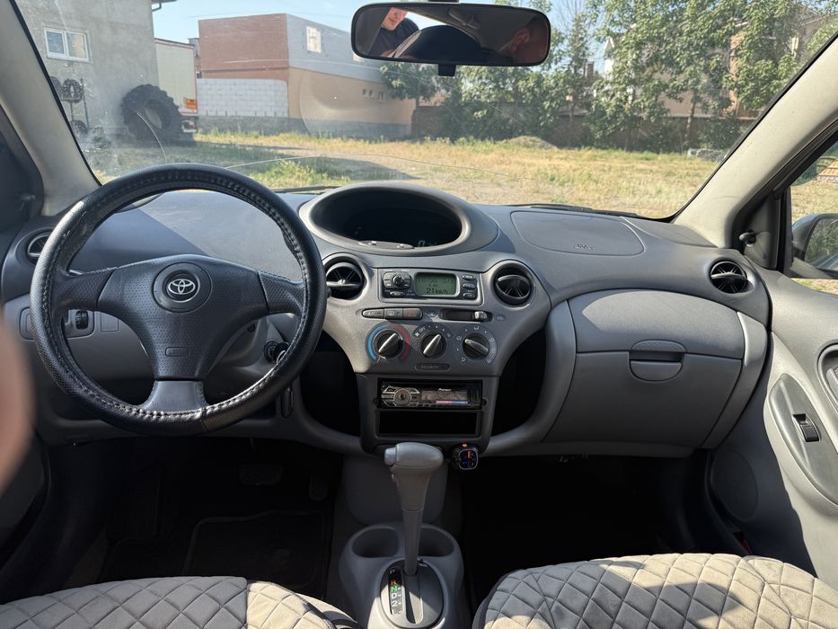 Продам Toyota Yaris 2003 1.3 VVT-I