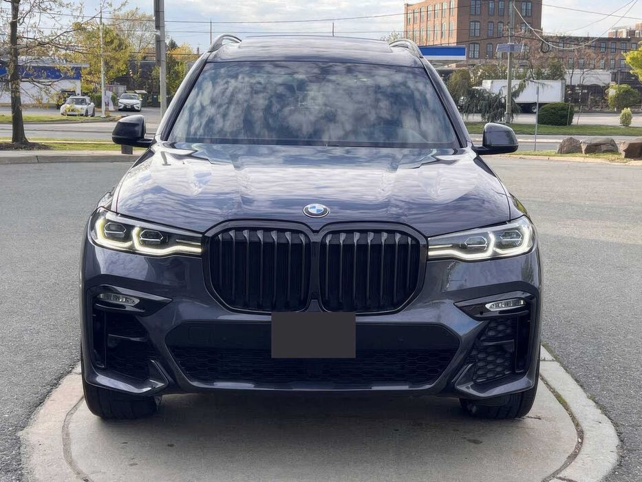 BMW X7      2020