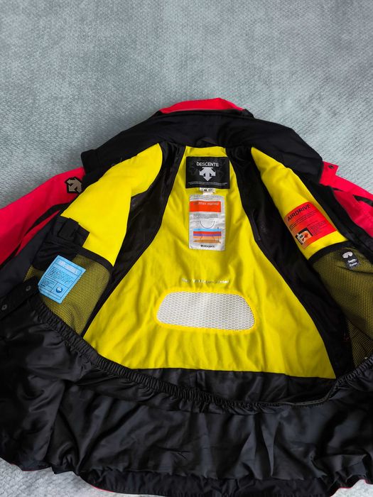 Куртка гірськолижна DESCENTE