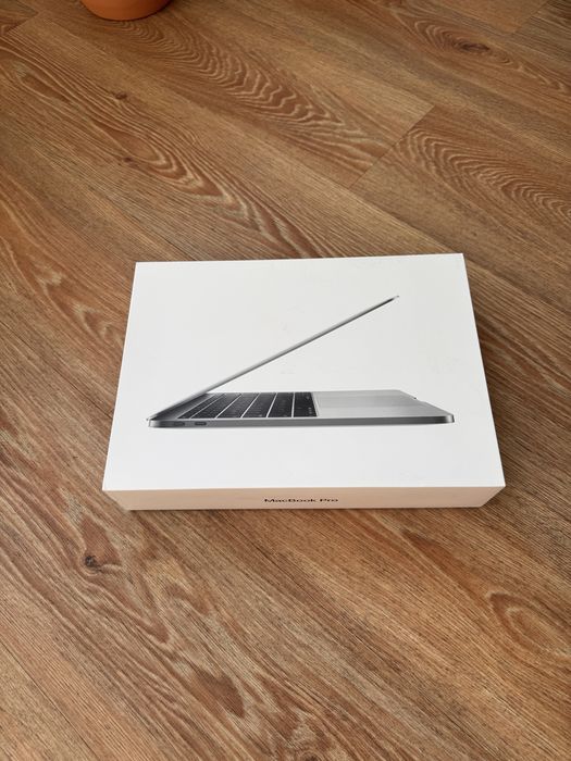 MacBook Pro 2017 - 13” / Intel Core i5 / 256GB