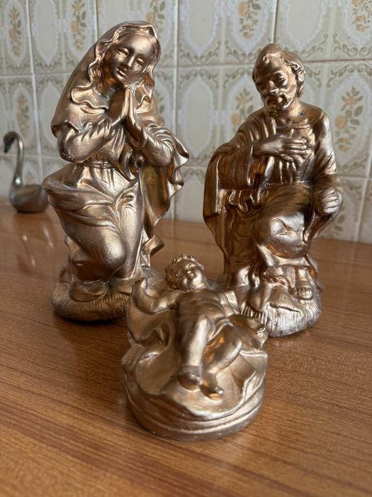 Presépio Sagrada Família dourado – 3 figuras