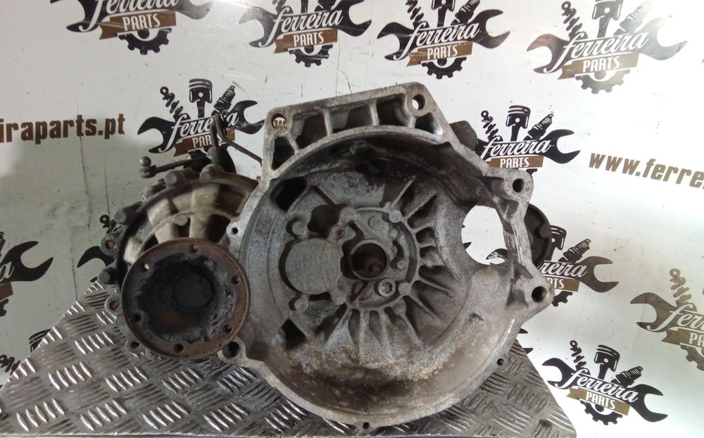 CAIXA DE VELOCIDADES VW GOLF 3 1.8I REF: APW