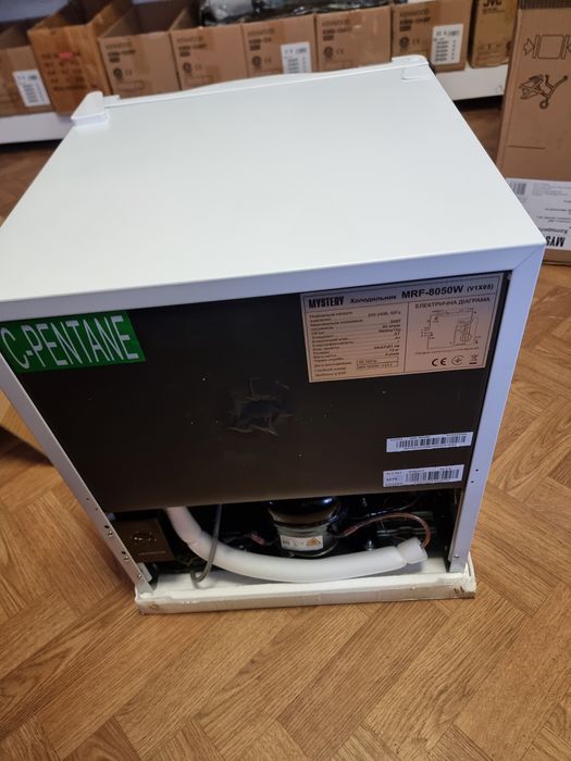 Холодильник барний  MYSTERI MRF 8050 W
