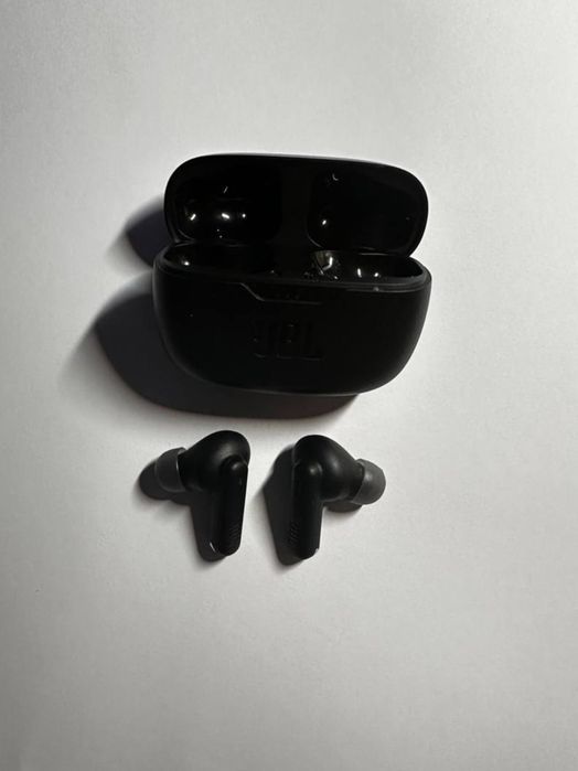Навушники JBL в хорошому стані