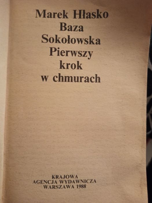 M. Hłasko Baza sokołowska, Pierwszy krok w chmurach