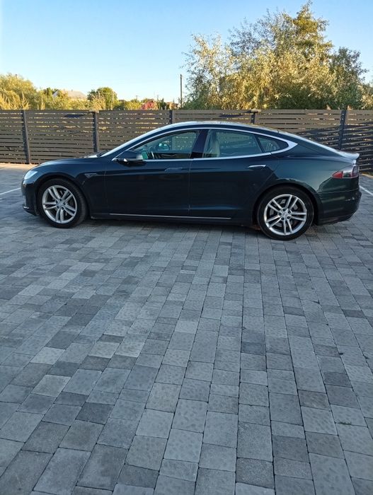 Продам Авто Tesla Model s