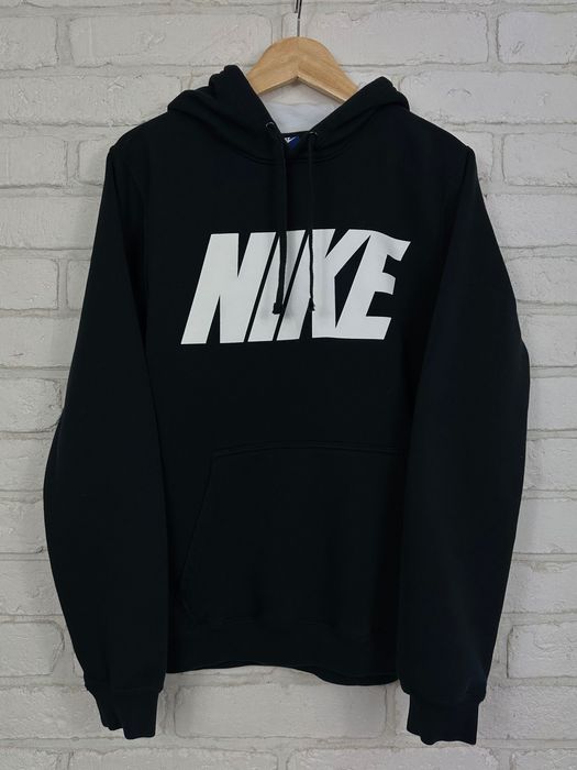 Czarna bluza z kapturem Nike; hoodie