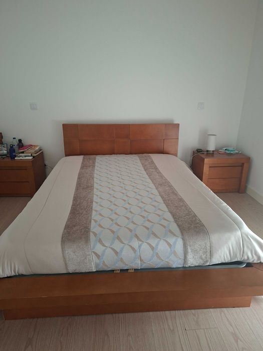 Cama de casal para colchão de 1'50