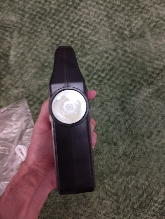 Фонарь кемпинговый с солнечной батареей.