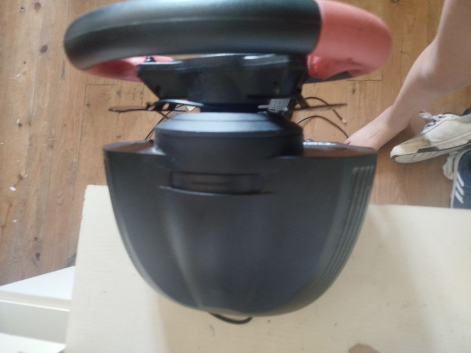 Volante thurustmaster t150