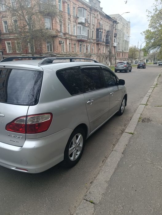 Toyota Avensis Verso