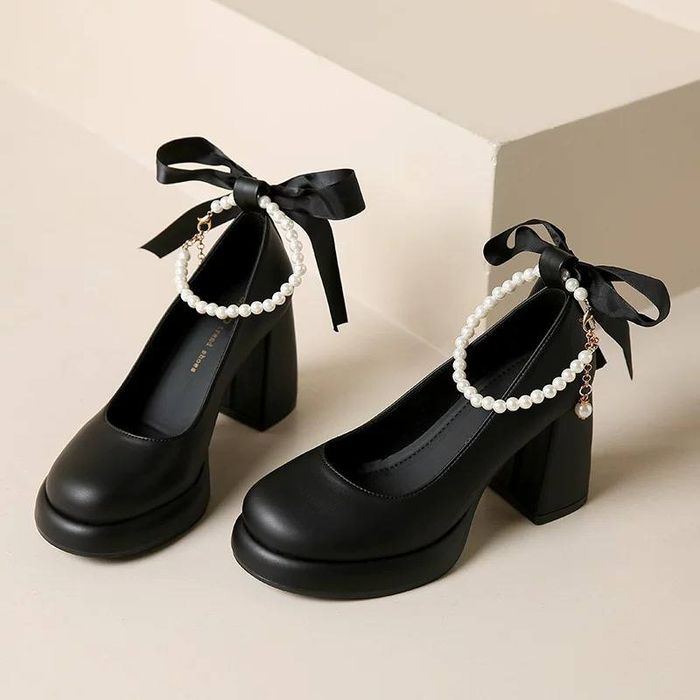 Buty na obcasie model Mary Jane