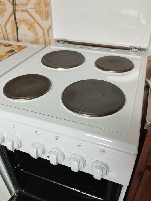 Forno eléctrico com 4 placas como novo