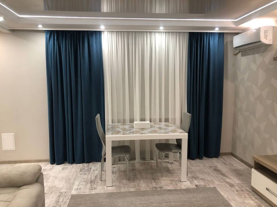 Здам 3-кімнатну квартиру подобово. Можно з дитиною. Центр міста.Люкс!