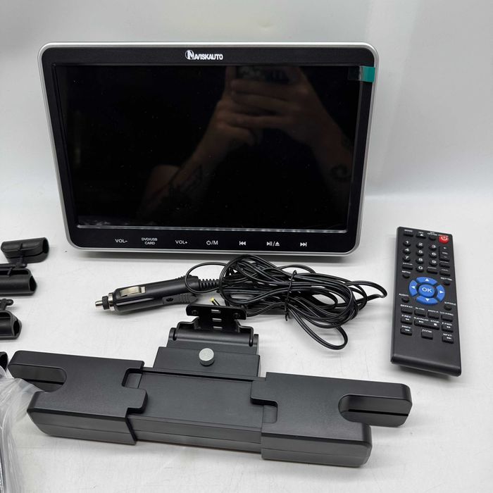 NAVISKAUTO NB0201B-N1 Samochodowy odtwarzacz DVD 10,1", słuchawki HDMI