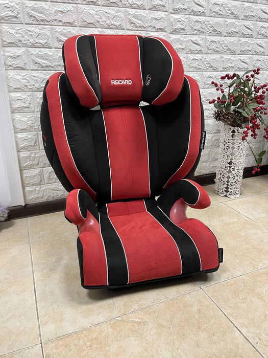 Автокрісло Recaro Monza Nova 2 Seatfix група 2/3 (15-36кг) рекаро