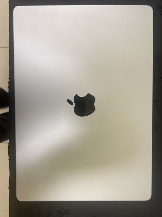 Розбір Macbook Pro A2992