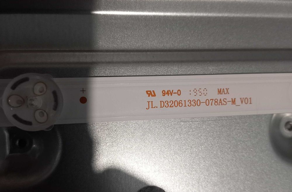 Телевизор Hitachi 32HAE2250.