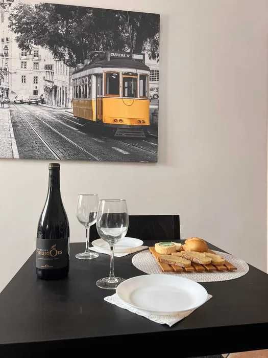 Quarto p/ CASAL ( ou 2 px ) Região Cascais | Despesas incluídas