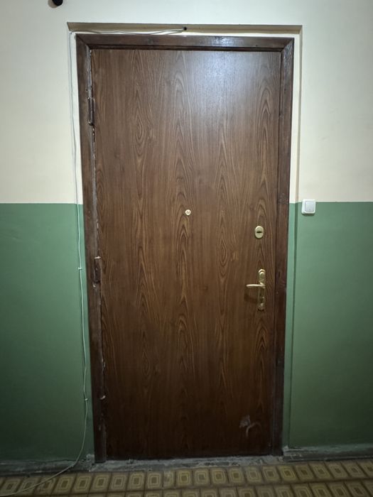 Дверь входная металлическая бу