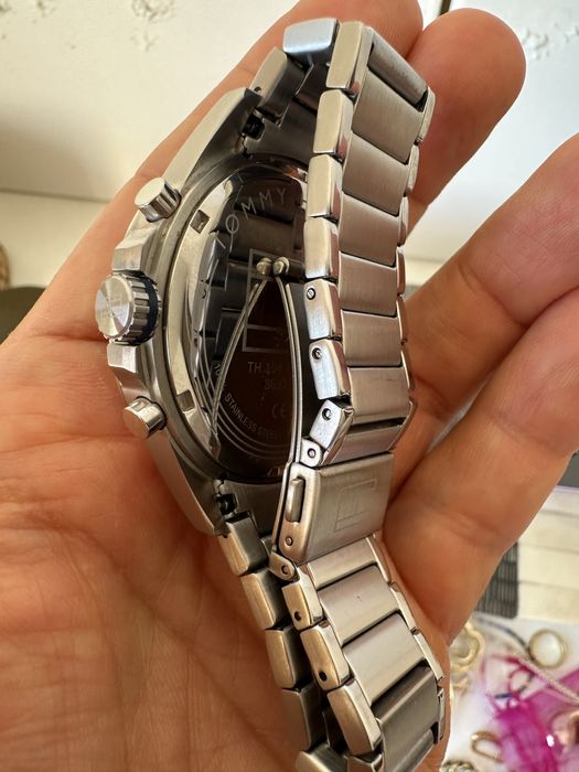 Relogio tommy hilfiger como novo
