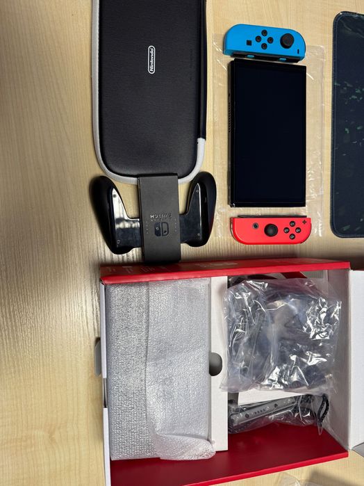 Nintendo Switch OLED Neon Blue / Neon Red + etui + karta 128 GB