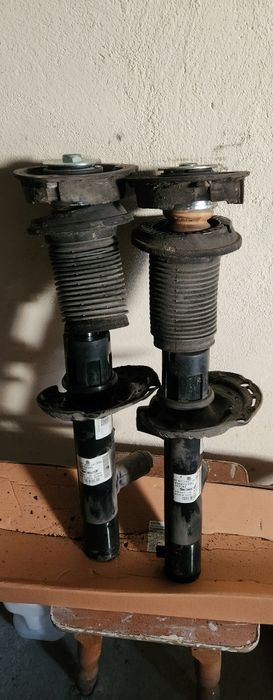 Продам амортизатори dcc підвіски 5Q0413031fl