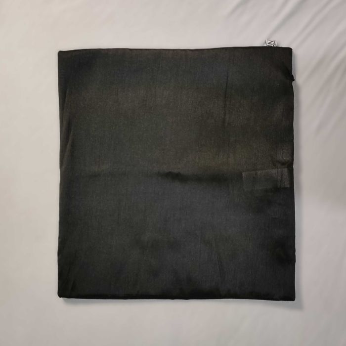 T124 Poszewka na poduszkę dekoracyjna 41 x 39 cm