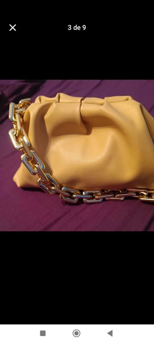 Mala de senhora com corrente