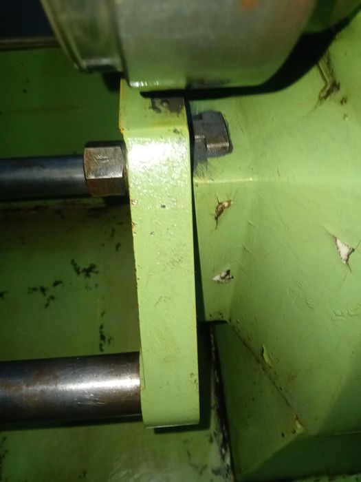 Retificadora  / afiadora Whilhelm. Com bomba p/ óleo de corte