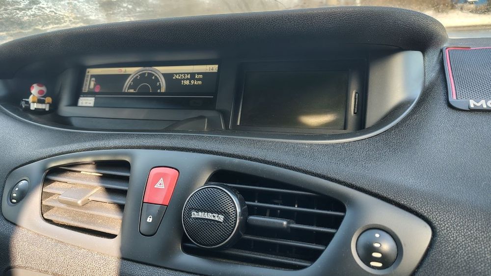 Renault Scenic 3    1.5    k9k