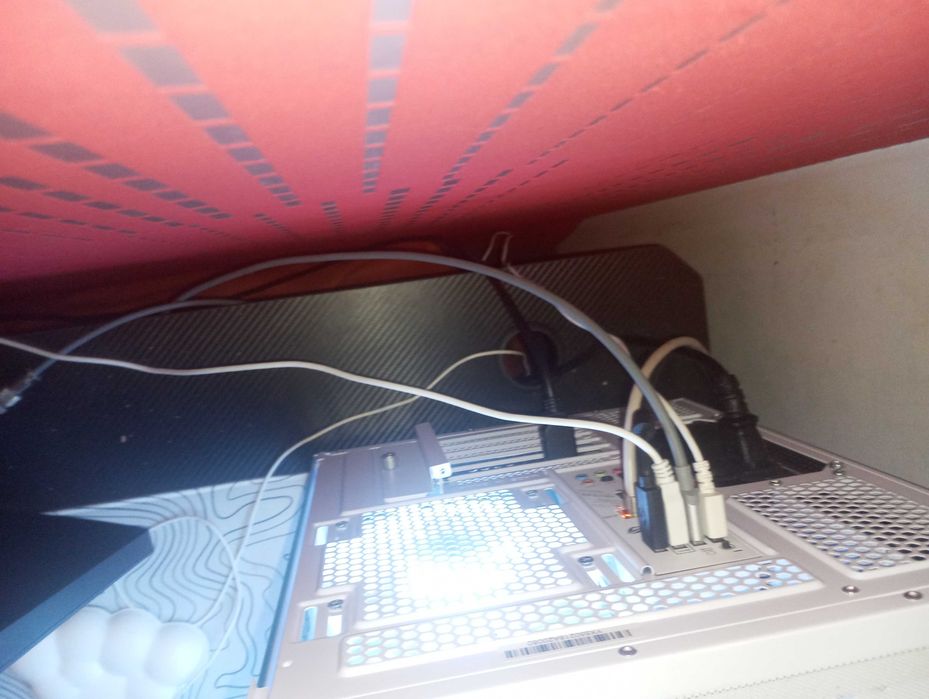 white gaming pc very good condition