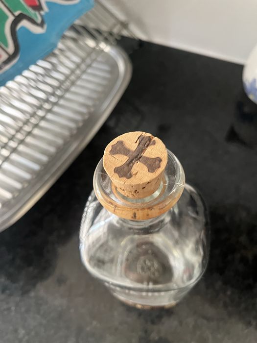 Bumbu - garrafa rum (vazia) transparente