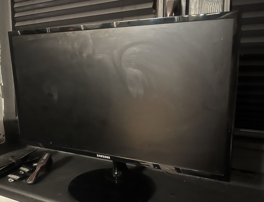 Monitor samaung 24’